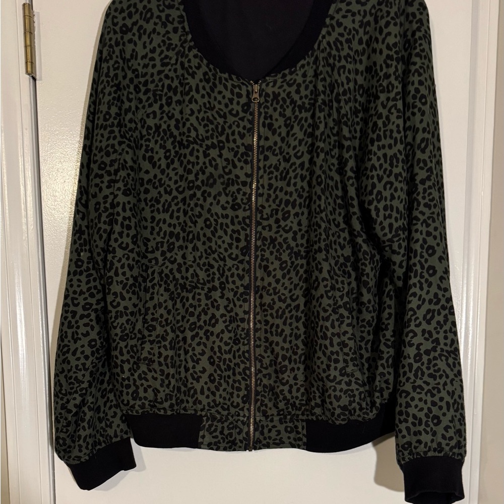 beachlunchlounge Black and Green Leopard Bomber Jacket